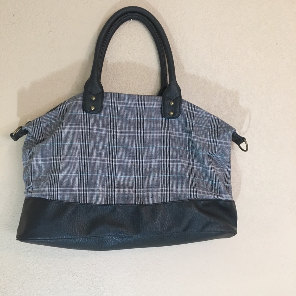 Gap purse great size plaid w/ faux leather detail
